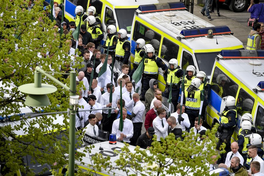 Efter gårdagens nazistdemonstration i Kungälv inleder nu polisen arbetet med det rättsliga efterspelet.