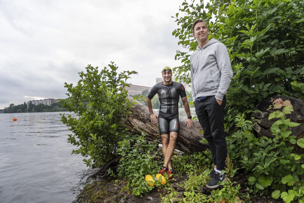 STOCKHOLM 20190626
Nils Zätterström och Theo Zätterström anordnar Ångaloppet swimrun och håller i träningar i swimrun på Långholmen i Stockholm.
Foto: Stina Stjernkvist / TT Kod 11610**BILDEN FÅR ENDAST PUBLICERAS TILLSAMMANS MED TT:S URSPRUNGLIGA TEXT OCH FÅR INTE ÅTERANVÄNDAS I ANDRA SAMMANHANG** Nils och Theo Zätterström startade en egen tävling tillsammans, Ångaloppet, och håller i träningar i swimrun på Långholmen i Stockholm