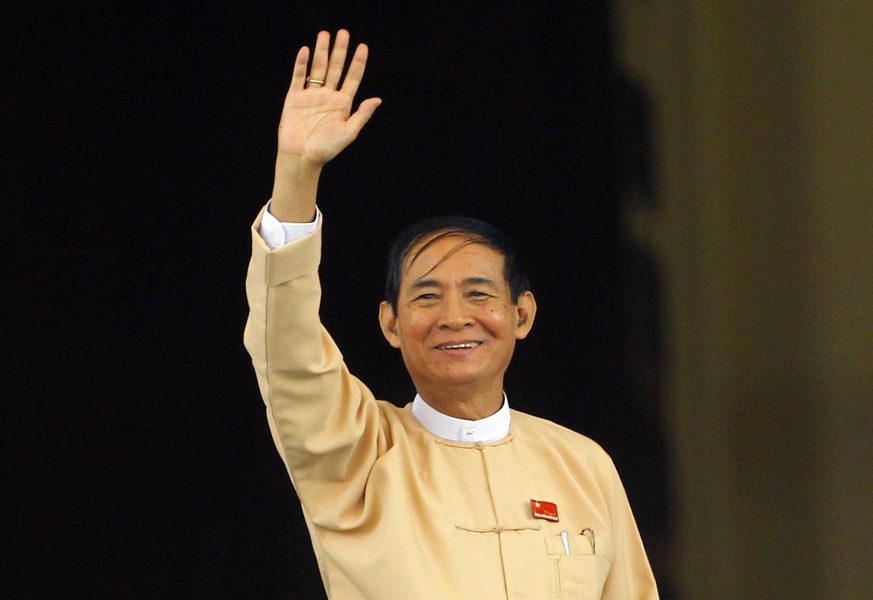 Myanmars president Win Myint släpper över 9 000 fångar i samband med nyårsfirandet i landet.
