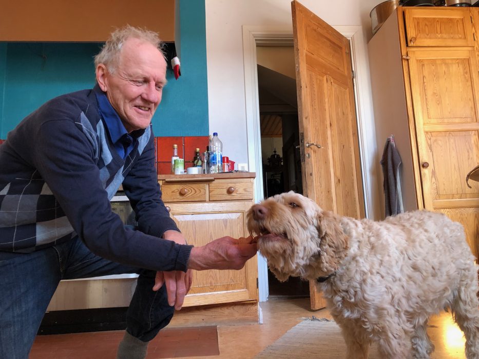 Per Johansson med hunden Linus