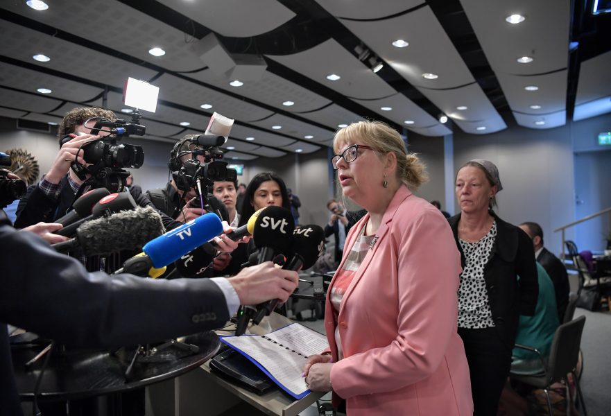 Vice överåklagare Eva-Marie Persson meddelar att den svenska förundersökningen om våldtäkt i Assangeärendet ska återupptas.