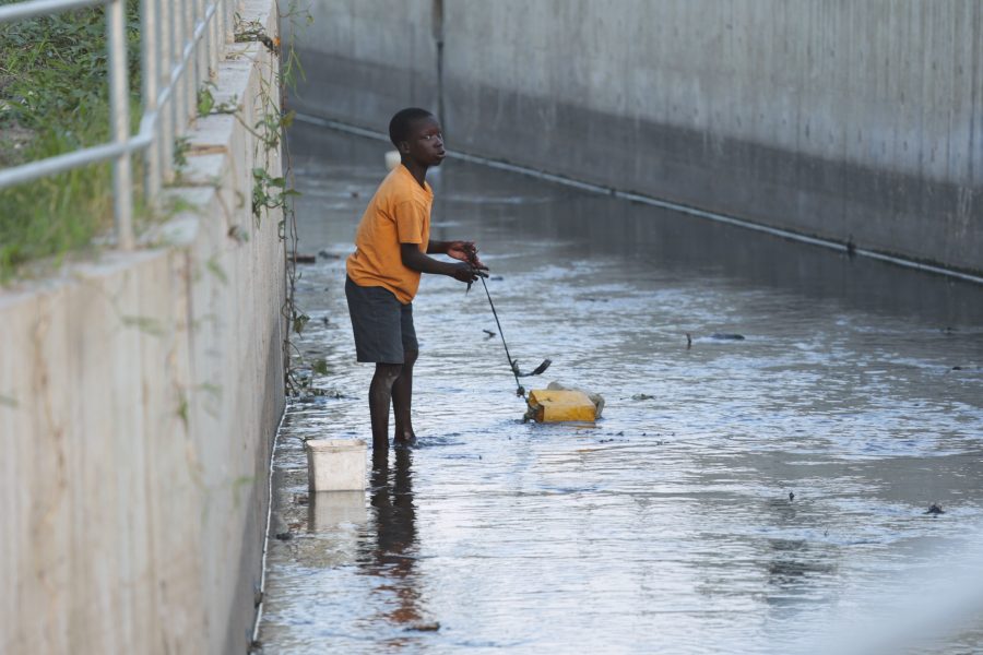 Samhällen och regeringar i hela Afrika blir allt mer beroende av grundvattnet för sin försörjning.