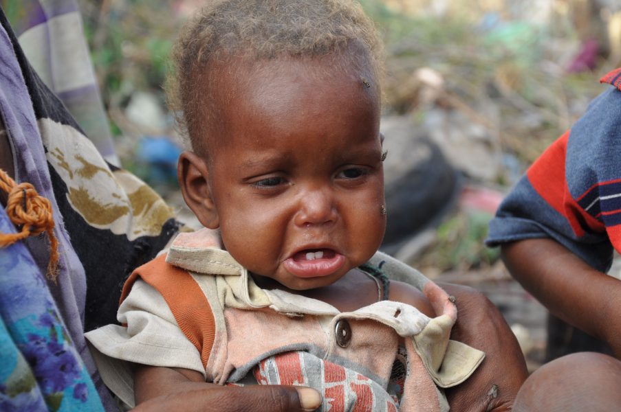 Även 2011 drabbades Somalia av svår torka och mängder av människor tvingades bort från sina hem för att söka skydd i flyktingläger i huvudstaden Mogadishu.