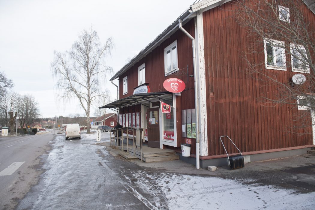 Den nuvarande skatteväxlingen drabbar landsbygden, istället borde man satsa på grön återbäring där intäkterna delas ut till medborgarna, menar miljövetaren Michael Abdi Onsäter.