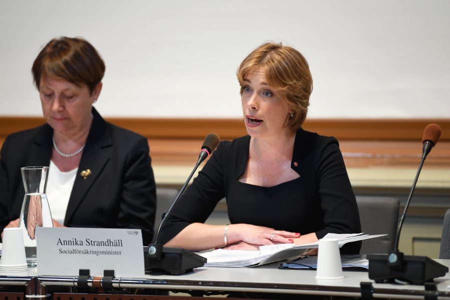 Socialförsäkringsminister Annika Strandhäll (S) frågas ut av KU om Försäkringskassans generaldirektör Ann-Marie Begler.