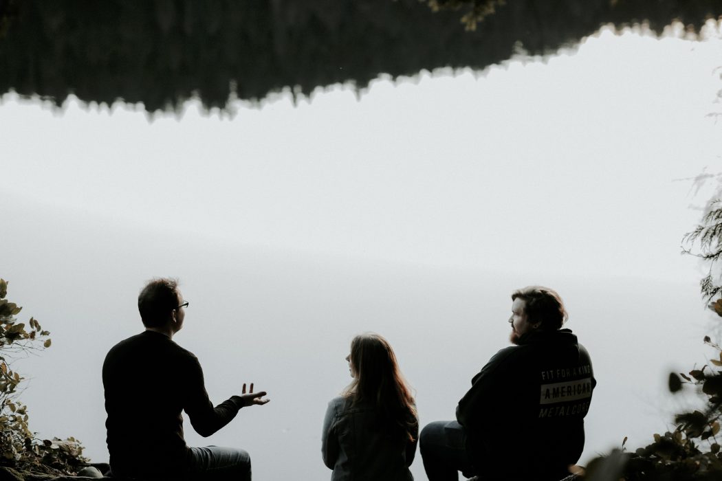 Hur kan förmågan att hantera förändring och kriser stärkas både på ett personligt, kollektivt och ekologiskt plan? Foto: Priscilla Du Preez/Unsplash