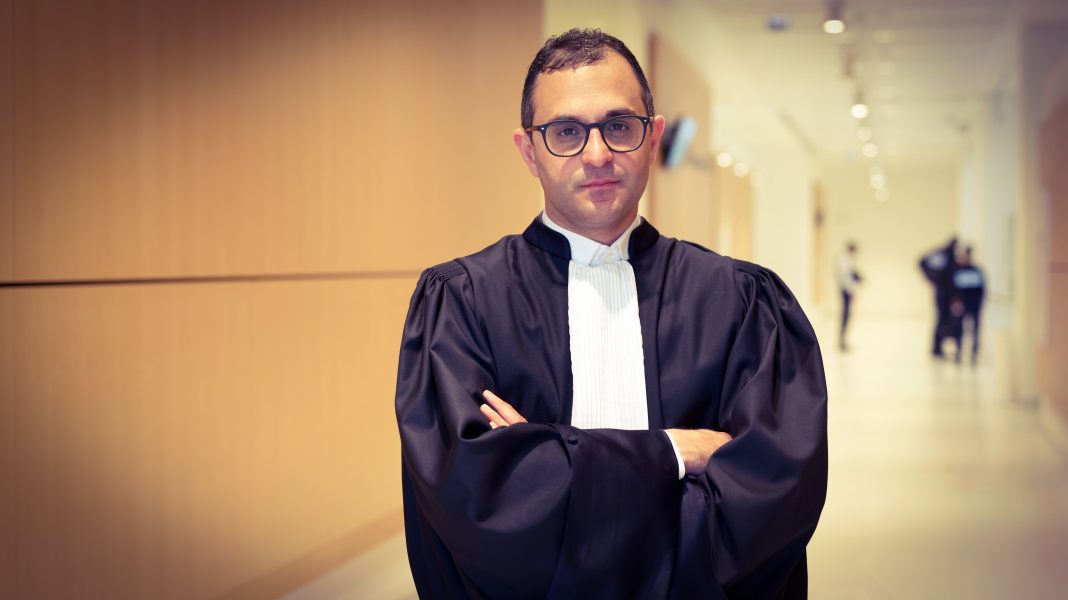 Pressbild på Arash Derambarsh, fransk jurist och politiker, som får årets Win win Gothenburg sustainability award.