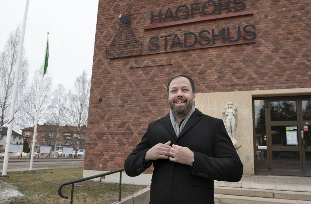 Karlstad 20190227
Jens Fischer, kommunalrÂd i Hagfors fˆr Oberoende realister. Fem mÂnader efter valet har lokala partier etablerat sig i styret i 49 svenska kommuner. I en av dem, Hagfors, ‰r det lokala partiet i ensamt styre.
Foto: Tommy Pedersen / TT kod 10650 **BILDEN F≈R ENDAST PUBLICERAS TILLSAMMANS MED TT:S URSPRUNGLIGA TEXT OCH F≈R INTE ≈TERANVƒNDAS I ANDRA SAMMANHANG** Jens Fischer, kommunalråd i Hagfors för Oberoende realister