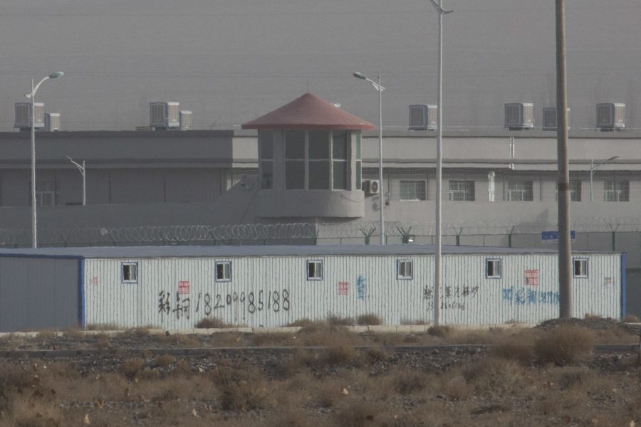 Ett vakttorn utanför Kunshans industriområde i Artuc i Xinjiang i västra Kina.