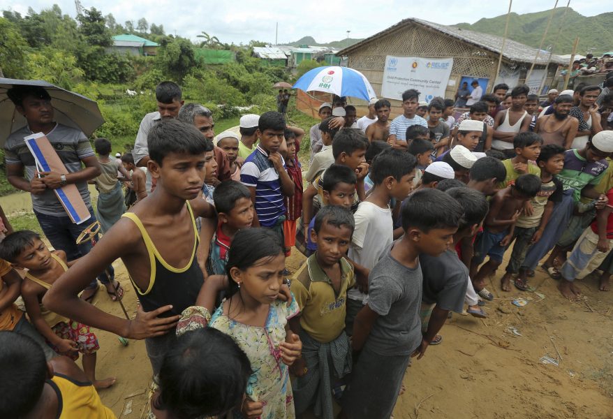 Rohingyabarn i flyktinglägret Cox's Bazar i Bangladesh, som beskrivs som det största flyktinglägret i världen.