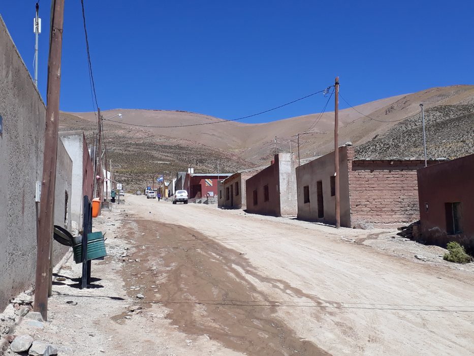 Utvinning av litium pågår i närheten av byn Olaroz, som ligger i provinsen Jujuy i nordvästra Argentina