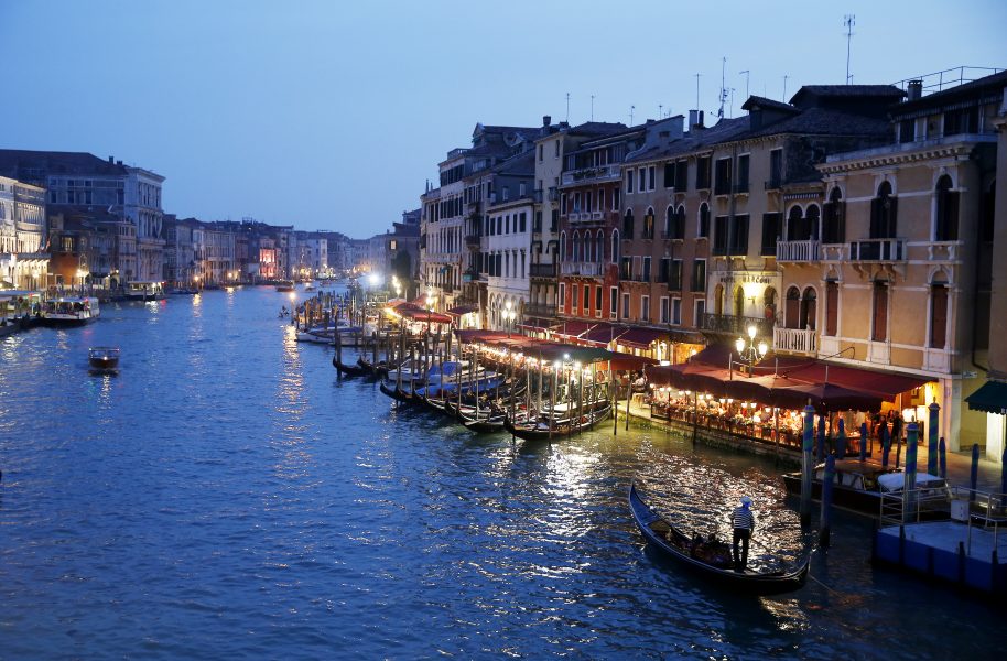 Många invånare i Venedig har flyttat därifrån pga massturism.