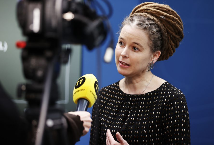 Kultur- och idrottsminister Amanda Lind (S) håller pressträff med anledning av nya coronaviruset i Rosenbad i Stockholm.