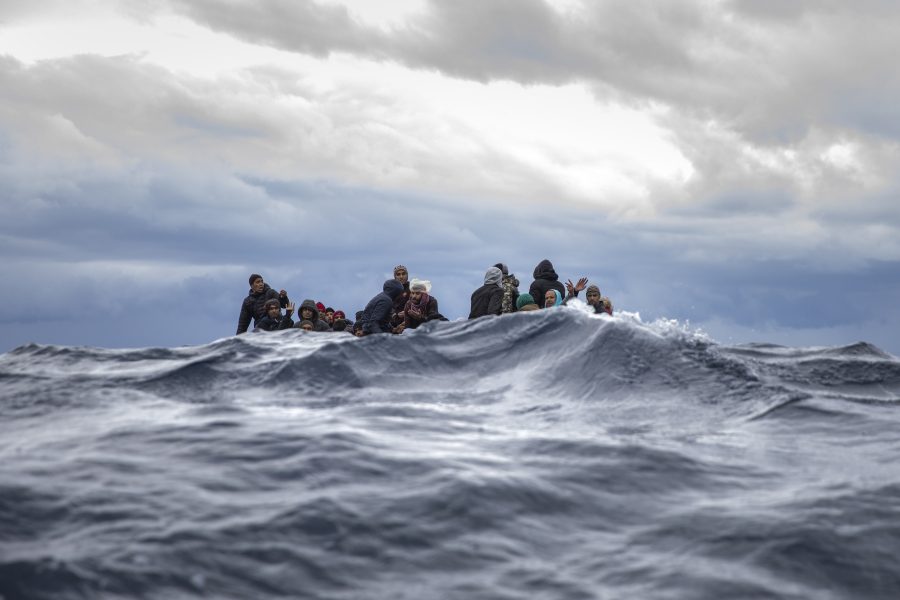 Närmare 400 migranter har stoppats i Medelhavet och återförts till Libyen i helgen.