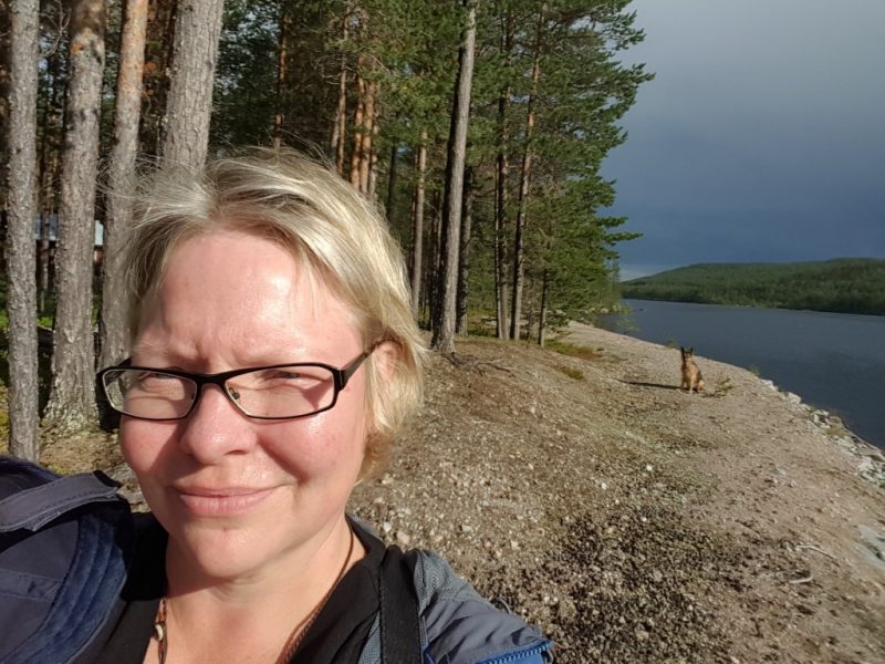 May-Britt Öhman är forskare vid Centrum för mångvetenskaplig forskning om rasism vid Uppsala universitet och leder projektet Dálkke: Urfolksperspektiv på klimat.