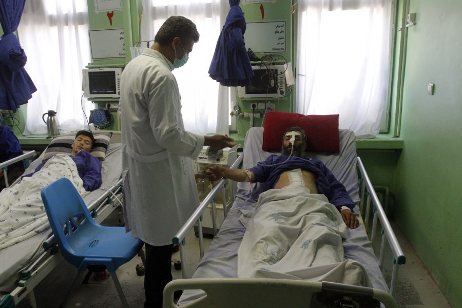 En man får vård efter att ha skadats i gårdagens flygangrepp i afghanska Herat.
