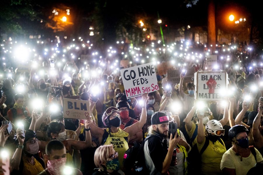 Protesterna i Portland har delvis skiftat fokus.