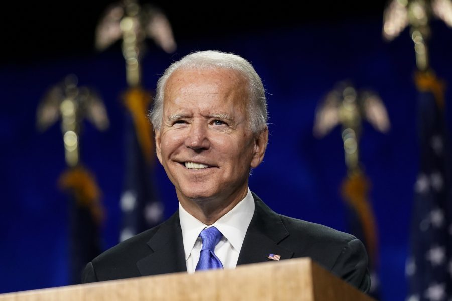 Demokraternas presidentkandidat Joe Biden håller sitt avslutningstal vid partiets konvent.