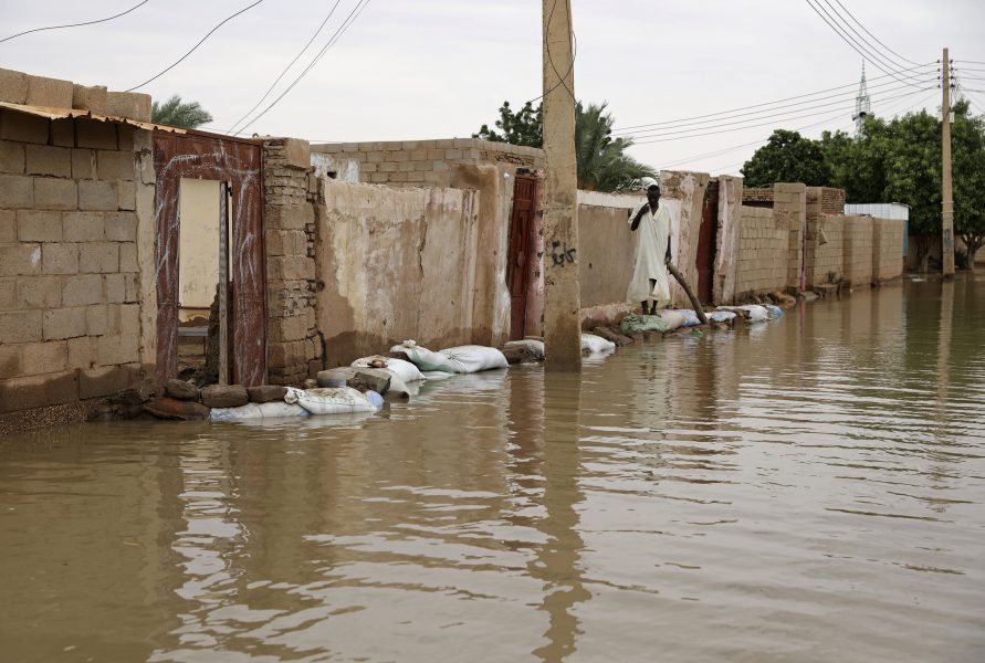 Bild från den översvämningsdrabbade staden Shaqilab, sydväst om Sudans huvudstad Khartum.