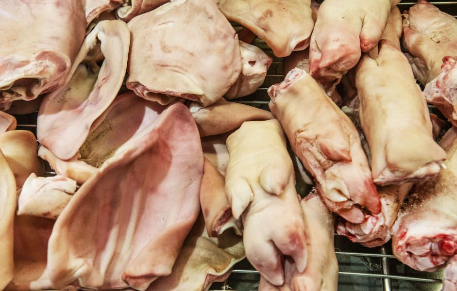 Köttkonsumtionen per svensk minskade med 4,1 procent första halvåret 2020.