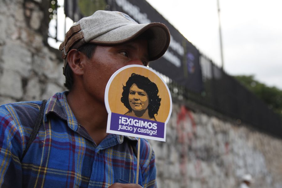 Mordet på Félix Vásquez sker fyra år efter det uppmärksammade mordet på Berta Cáceres som också kämpade för att bevara naturen och rättigheterna för ursprungsfolket Lenca.