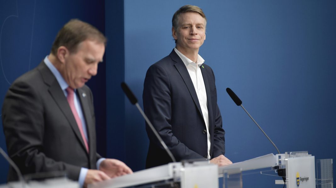 Statsminister Stefan Löfven (S) presenterar Per Bolund (MP) som miljö- och klimatminister och vice statsminister.