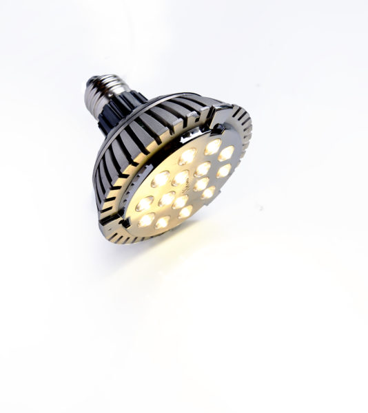 LED-lampan sparar 90 procent av energin som glödlampan förbrukade, men vinsten äts upp av att människor använder mer belysning.