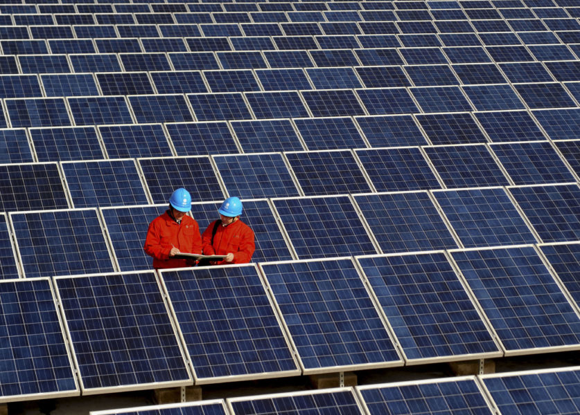 Fler än sex av tio solcellspaneler produceras i Kina.