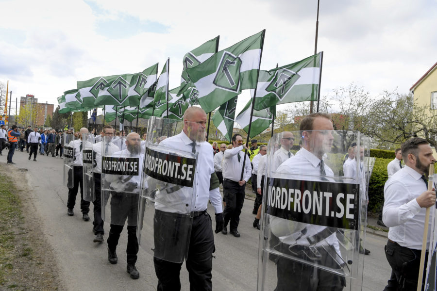 Den nazistiska organisationen Nordiska motståndsrörelsen (NMR) demonstrerar i Ludvika på första maj 2019.