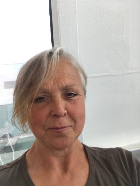 Susanne Nymöller har arbetat med djur hela livet, men byter nu inriktning med stöd av sina resilienskollegor i Håpets Höns.