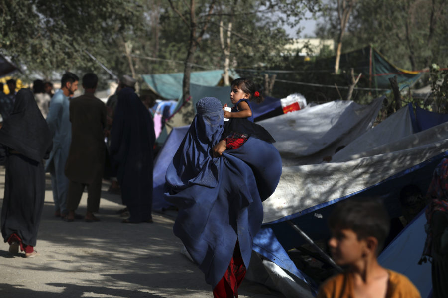  Afghanska internflyktingar från provinser i norr tog under slutet av förra veckan sin tillflykt till Kabul, som nu också intagits av talibanerna.