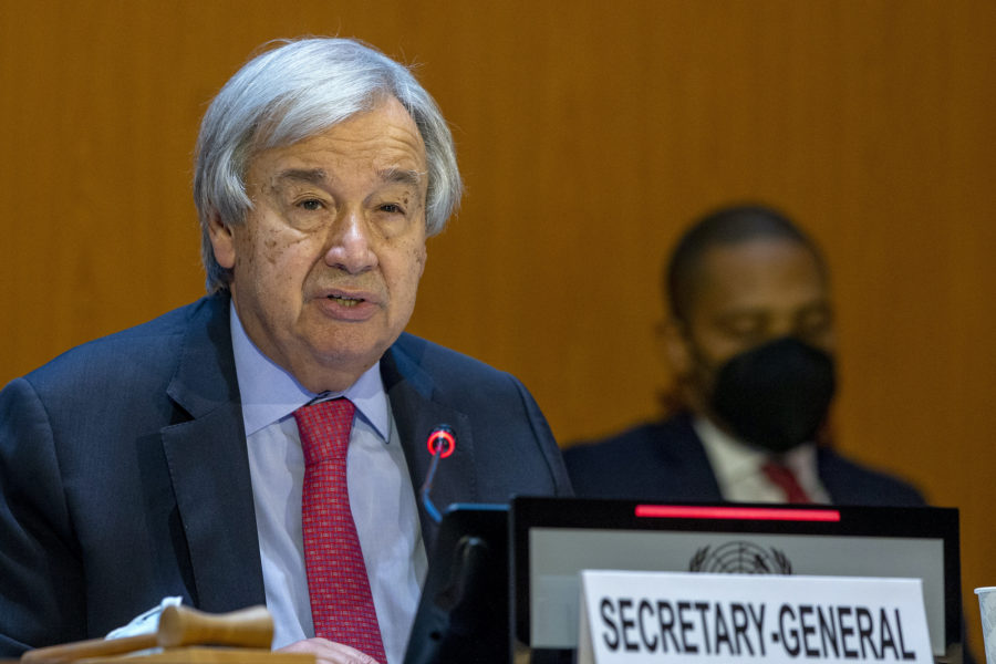 FN:s generalsekreterare Antonio Guterres uppmanar det internationella samfundet att skänka pengar för humanitära hjälpinsatser i Afghanistan.