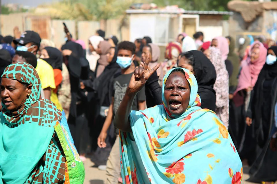 Prodemokratiska demonstrationer i Sudans huvudstad Khartoum, efter måndagens militärkupp.