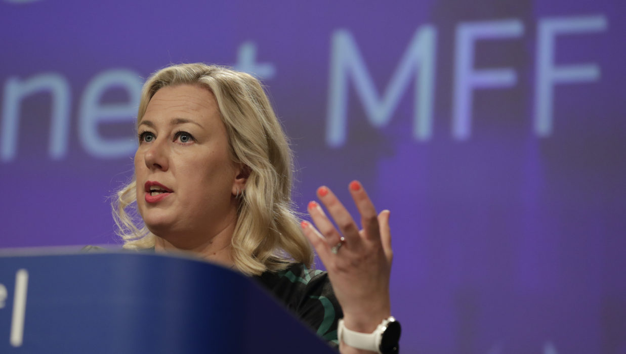 Finländska Jutta Urpilainen är som EU:s biståndskommissionär även ansvarig för relationerna till Grönland.