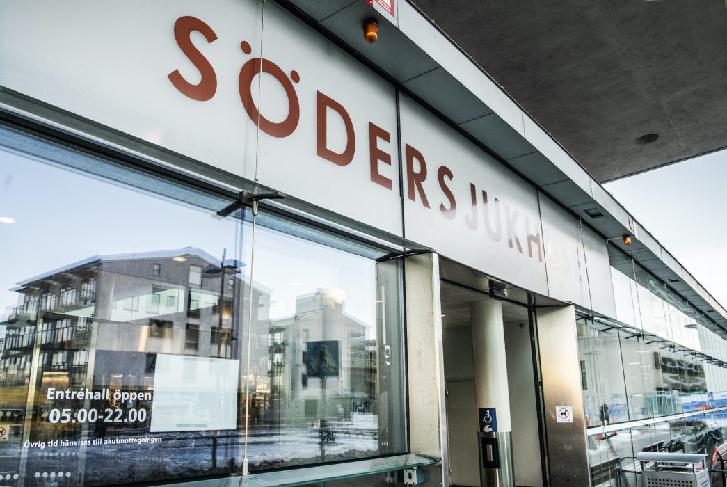 Fyra avdelningschefer på förlossningen på Södersjukhuset i Stockholm har lämnat sina uppdrag.