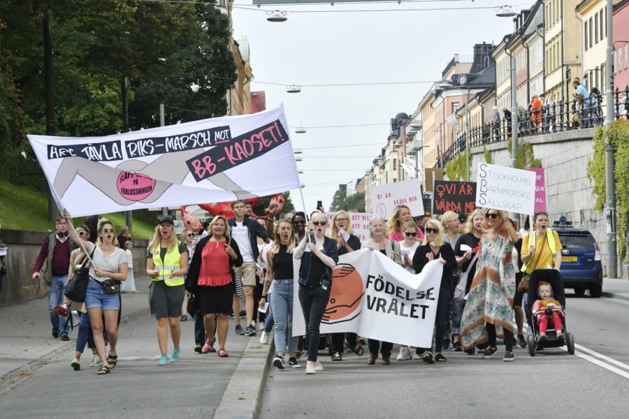 Bild från Stockholm 2017, demonstration för bättre villkor inom förlossningsvården i Sverige.