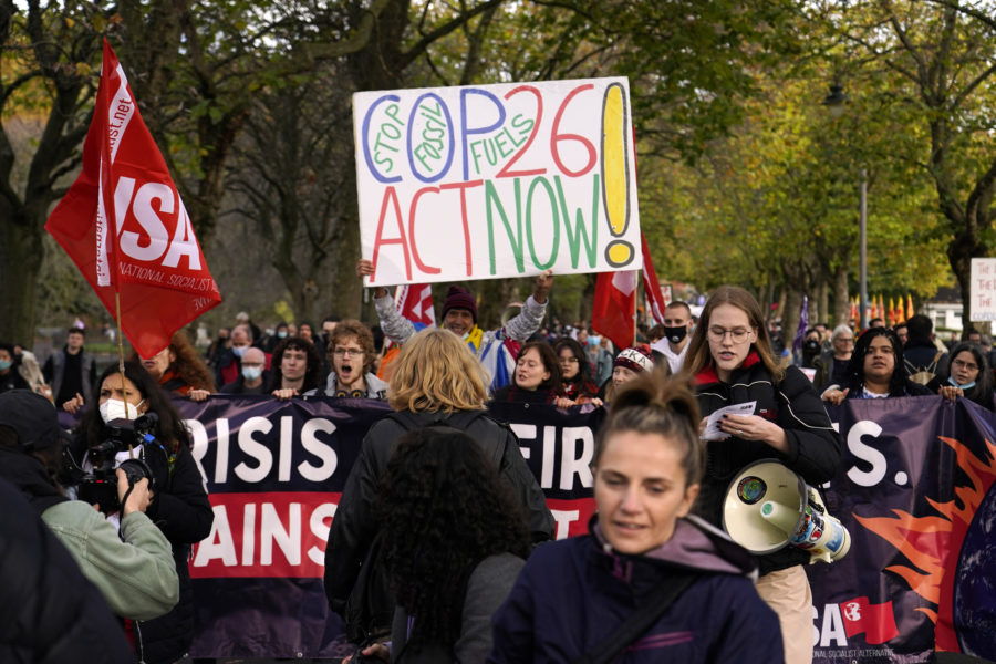 Klimataktivister demonstrerar i Glasgow i samband med FN:s klimatmöte COP26.