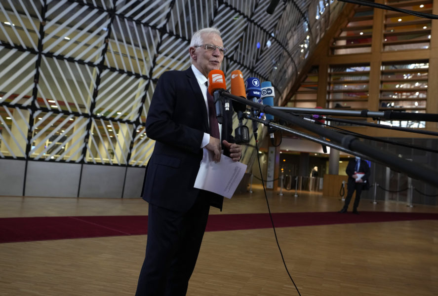 EU:s utrikeschef Josep Borrell har kallat till ett extra ministermöte om läget kring Ukraina.