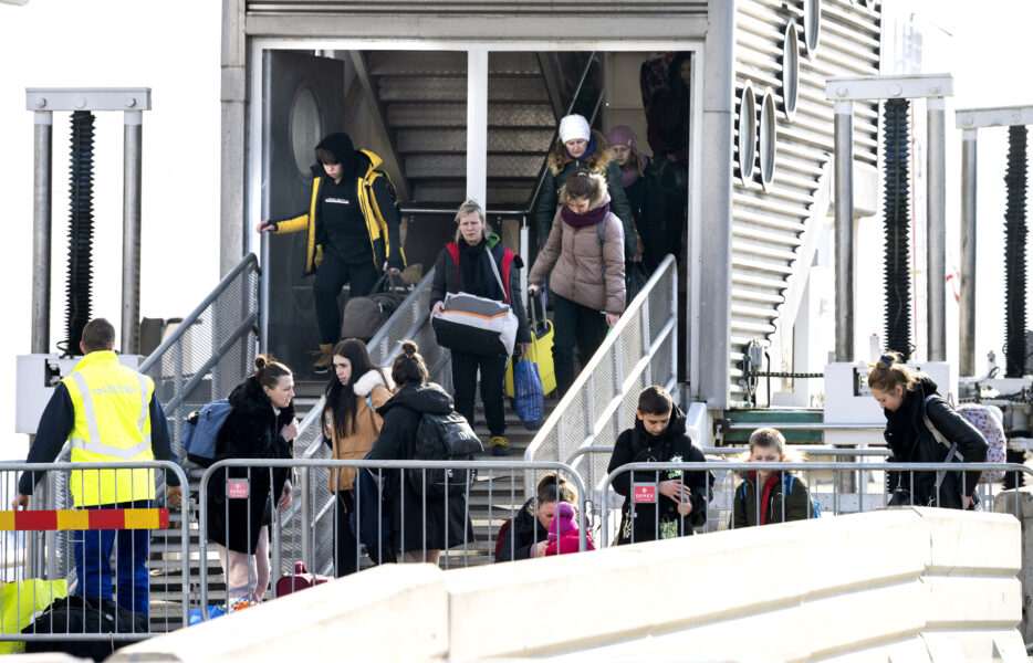 Flyktingar från Ukraina anländer till Nynäshamn den 16 mars.