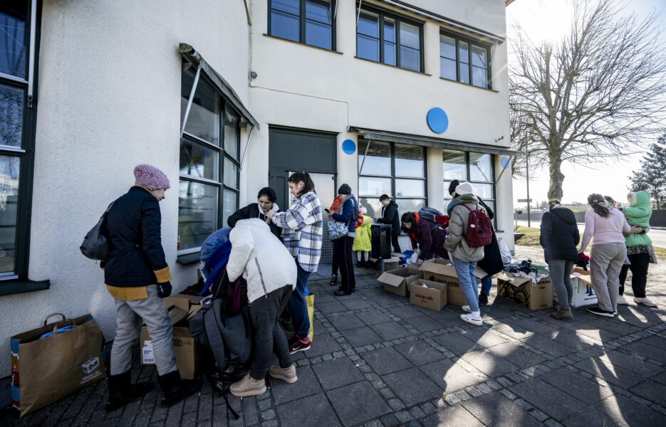 Ett privat initiativ hjälper ukrainska flyktingar som bor på Migrationsverkets boende på Jägersro i Malmö med de förnödenheter de saknar.