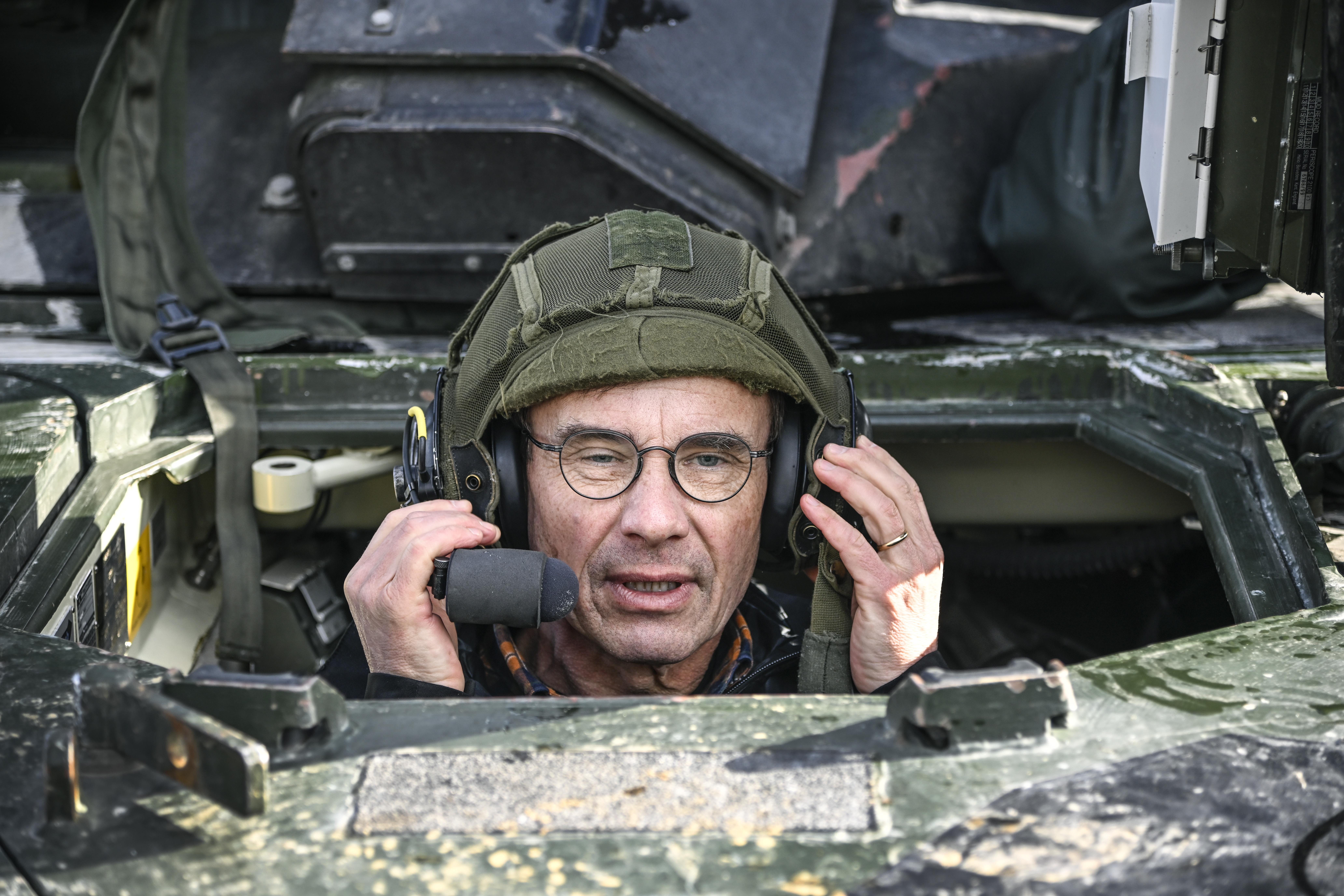 Ulf Kristersson vill att Sverige ska gå med i Nato, något skribenten vänder sig starkt emot.