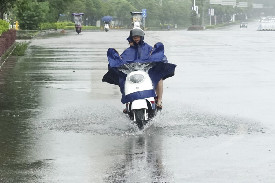 I Kina har nederbörden slagit rekord i en del provinser i juni.