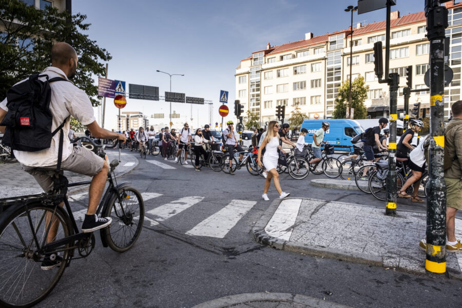 Trots cykelsatsningar är det fortande bilkörande som är norm när trafiken planeras.