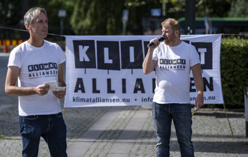 Klimatalliansen kampanjar på Gustav Adolfs torg i Malmö.