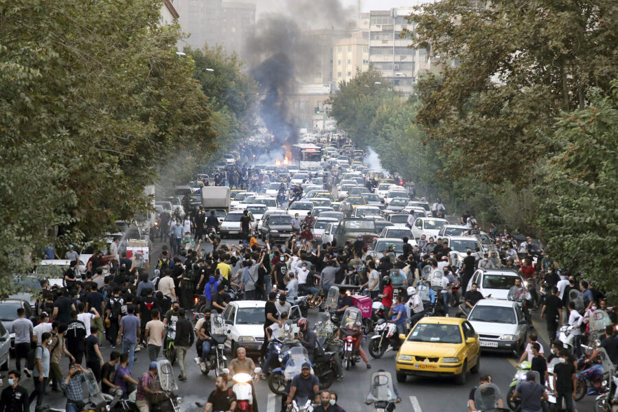 Demonstranter i centrala Teheran på onsdagen.