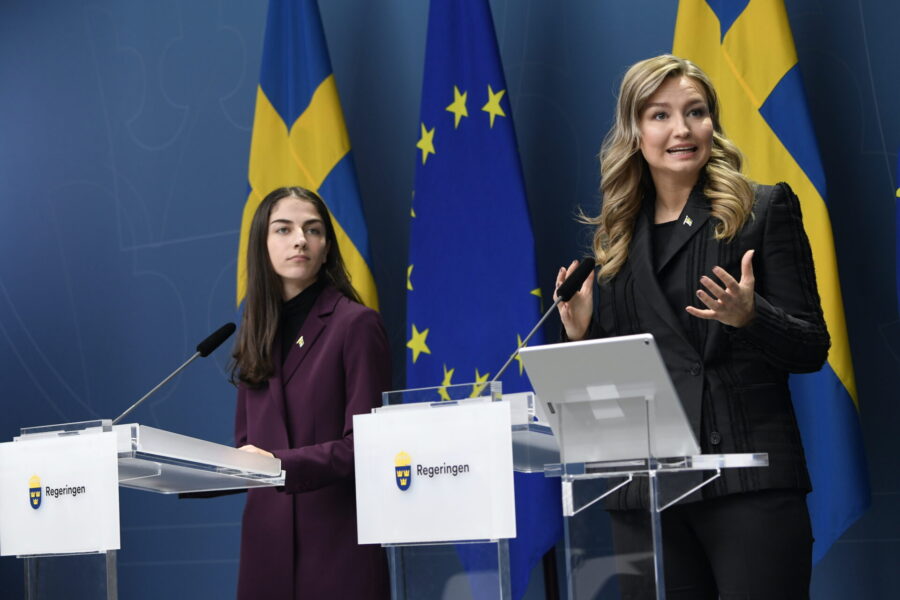 Klimat- och miljöminister Romina Pourmokhtari (L) och näringsminister Ebba Busch (KD).