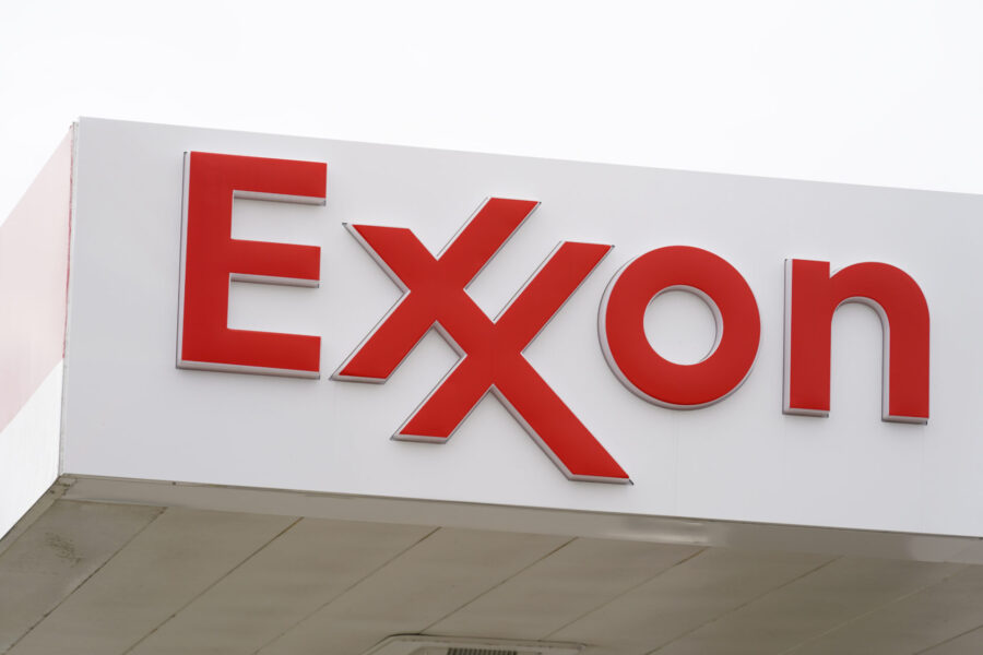 Exxon Mobil anklagas på nytt för att ha dolt sin vetskap om hur olja och gas påverkar klimatet.