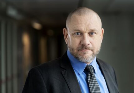 Porträttbild på Staffan I. Lindberg, grundare och chef för V-dem-institutet i Göteborg.