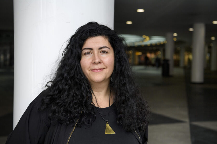 Farnaz Arbabi deltar i samtal om konst som motstånd på Stora teatern i Göteborg.