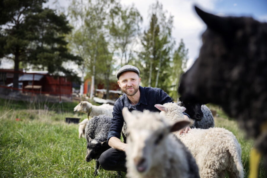 Författaren David Jonstad är en av föreläsarna på Klimataktions heldag i Sörhamra gård.